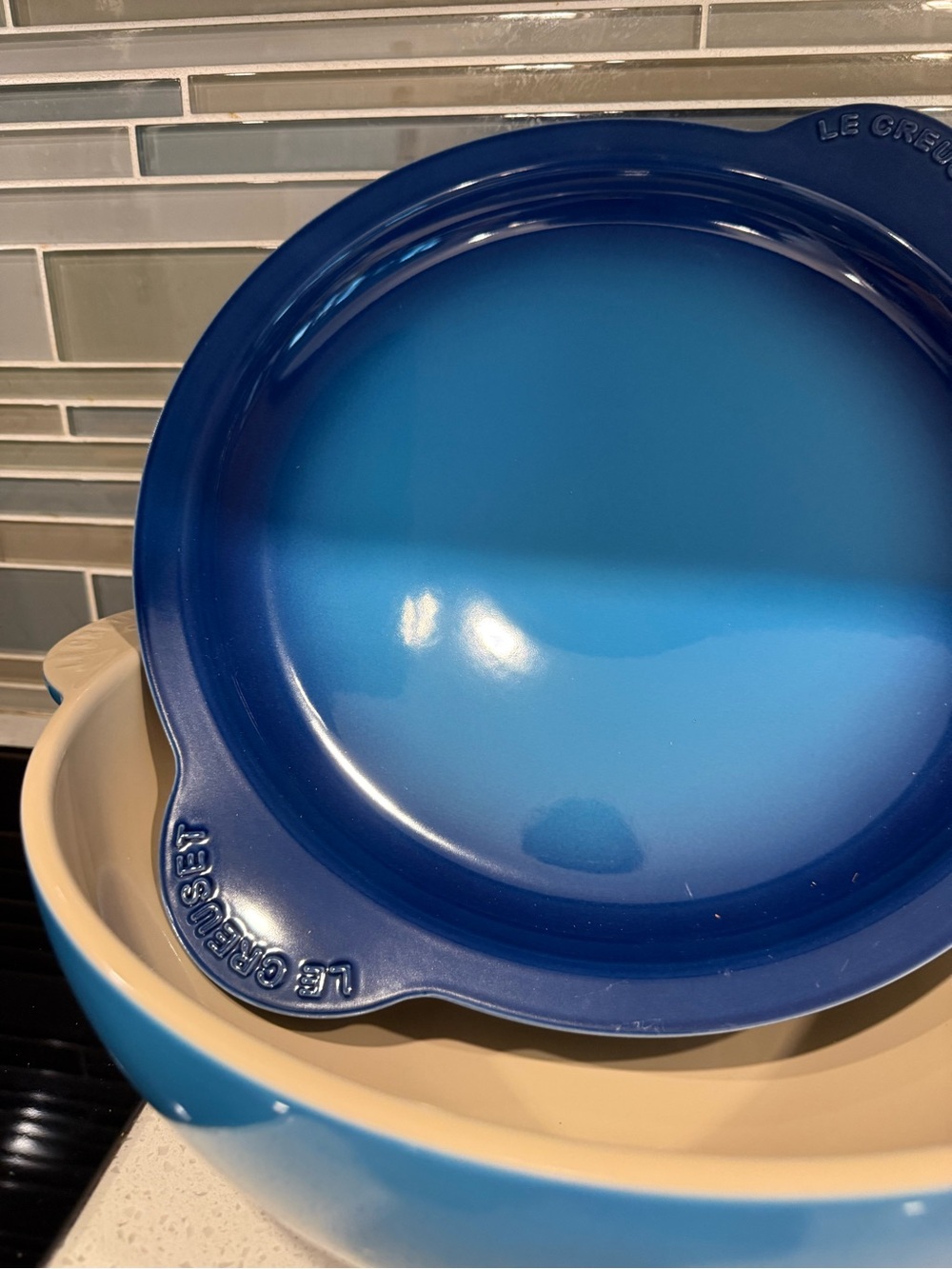 Le Creuset Azure Signature Round Multifunction Baking Dish with Platter Lid - Picture 7 of 12